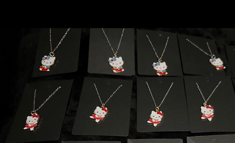 Dancing Hello Kitty Necklace 💃🏾