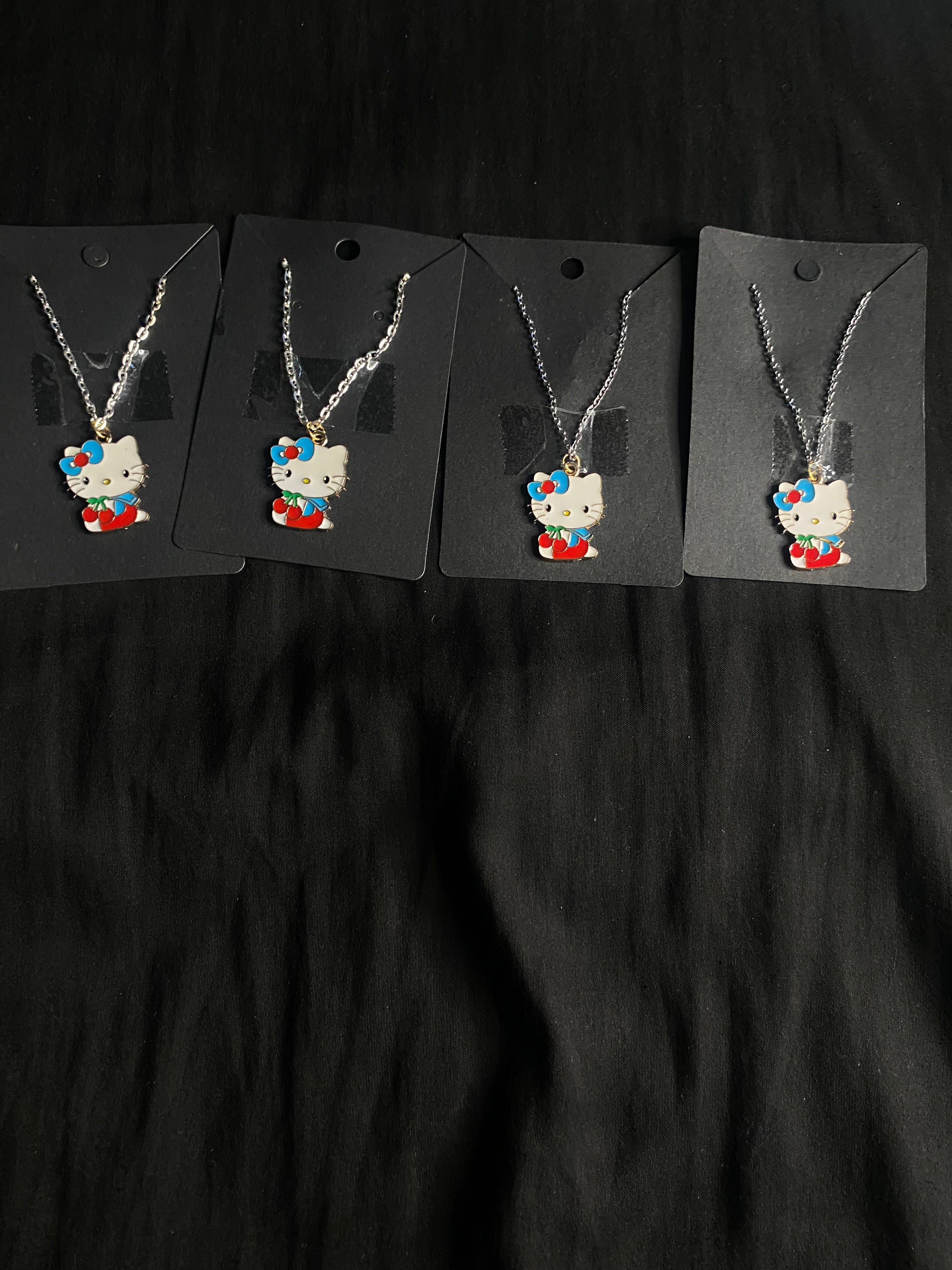 Sitting Hello Kitty Necklace 💙